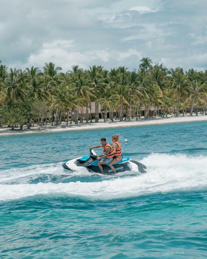 Oceanica Resort Panglao, Bohol Exterior foto Jet skiing in Cancun, Mexico